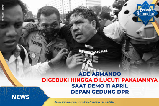 Ade Armando Digebuki Hingga Dilucuti Pakaiannya Saat Demo 11 April Depan Gedung DPR