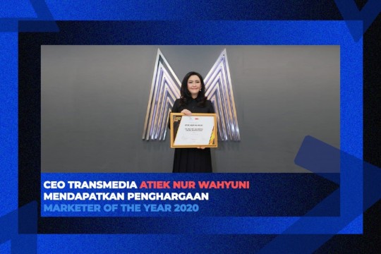 Atiek Nur Wahyuni Mendapatkan Penghargaan Marketer Of The Year 2020