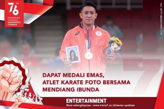 Dapat Medali Emas, Atlet Karate Foto Bersama Mendiang Ibunda